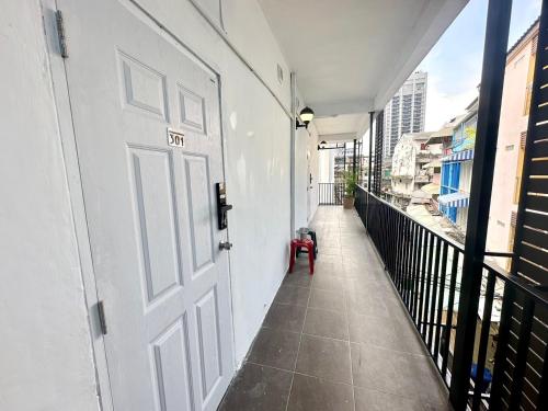 The White Den Chatuchak - image 12