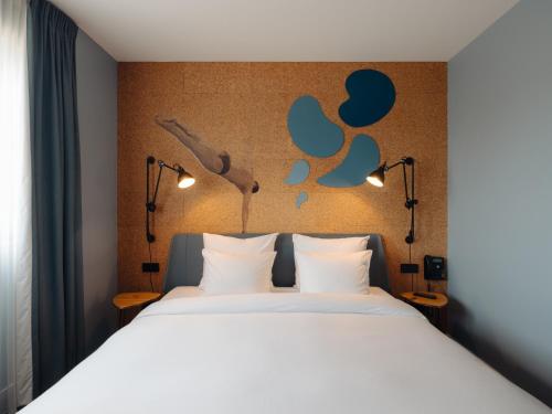 Conscious Hotel The Tire Station - image 3