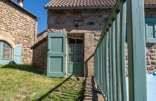Le four, ferme de la beyssiere in Prevencheres ciems