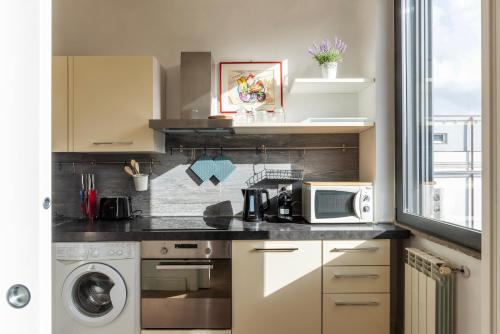 Shining Apartment near Subway!, Rome (photo 8)