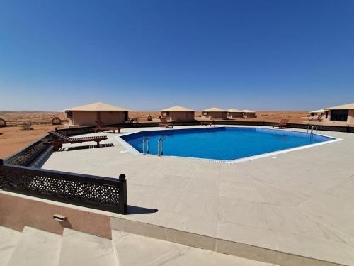 Swimming pool, Stars Gate Camp in A'Sharqiyah Sands (Wahiba)