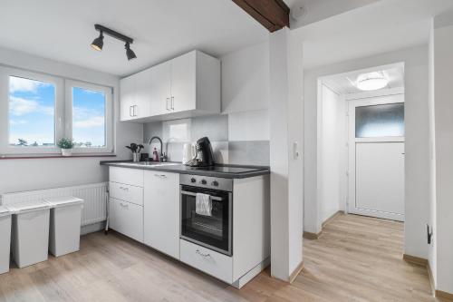廚房, BA02 Dachgeschoss Apartment! in 美茵河畔富樂紳