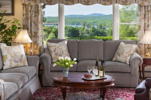 Maguire House Bed and Breakfast - image 3