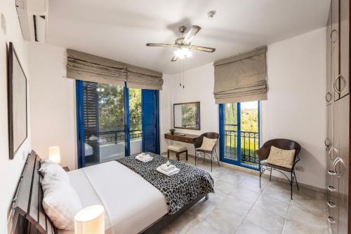 Villa with Sea View image 8
