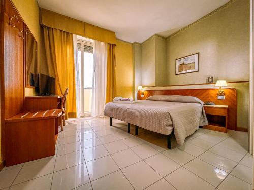 Rèmin Plaza Hotel - image 5