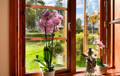 Vistas, 3 Bedroom Nice Home In Motala in Motala