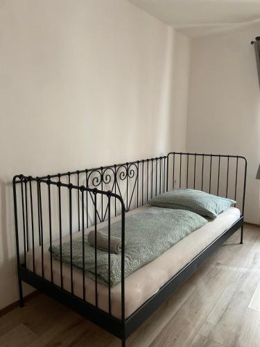 2 twin beds