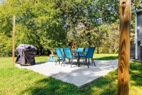 Franklin 4BR Escape, BBQ, Fire Pit, Sleeps 15 in Franklin, USA