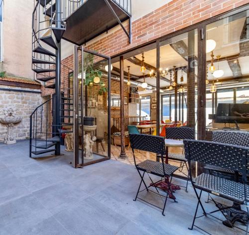 Facilities, FRATERNiTY-HOTEL in 11th - Bastille - Republique