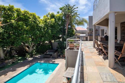 Comfortable & Spacious 5 Bed Home in Ave Normandie