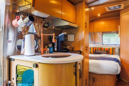 Cozy 1BR Airstream near Leipers Fork - Sleeps 3 in Franklin, USA
