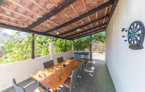 Holiday home Jelka - near beach - image 2