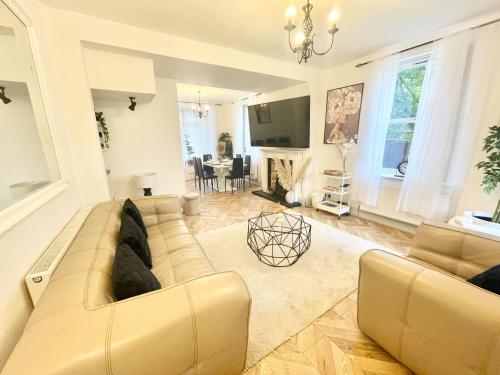 EntireHome Sleeps7 CityCentre Parking gîte à louer thistle edgbaston