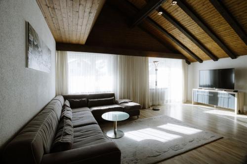 设施服务, 佩仁上级酒店 (Hotel Perren Superior) in 策马特