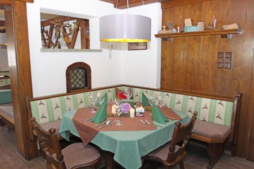 餐廳, Landgasthof Kaiserkrone in 埃爾曼