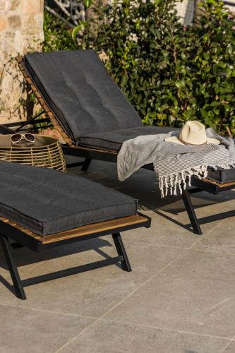 Athmonia Residence with Private Pool in Chamolia (Attiki)