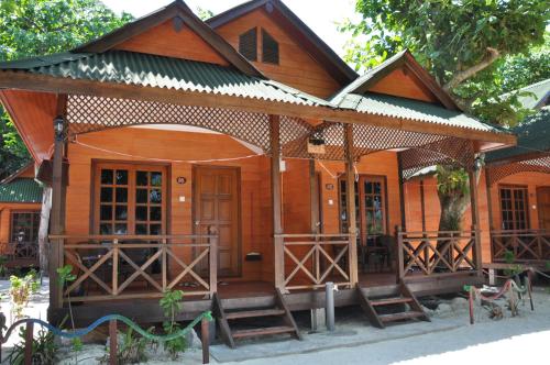 New Cocohut Chalet Perhentian Island