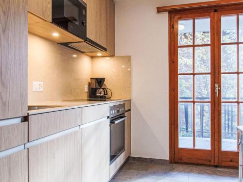 Apartment Mont-Soleil 2 by Interhome in Нанда