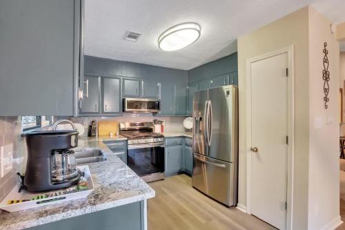 Flawless recent renovation close to Stone Mountain in Stone Mountain, USA