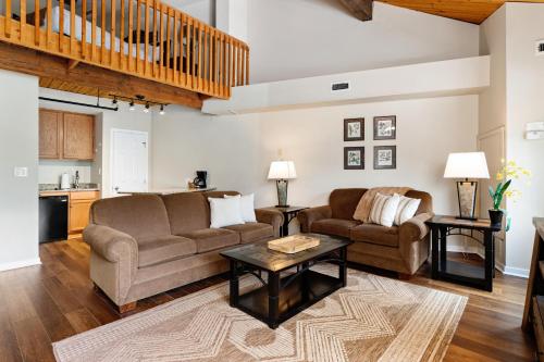Mountain Inn Lodge 76 with Wintergreen Advantage in Wintergreen, USA