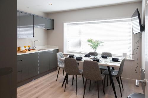 2-3 Bedroom Apartment- Long Term Stay Rates- Contractors-Professionals, Leeds (foto 5)