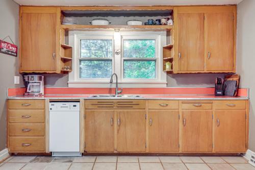 Hillside Home on 5 Wooded Acres in Wakefield! in Bessemer, USA