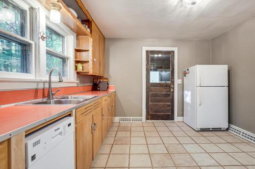 Hillside Home on 5 Wooded Acres in Wakefield! in Bessemer, USA