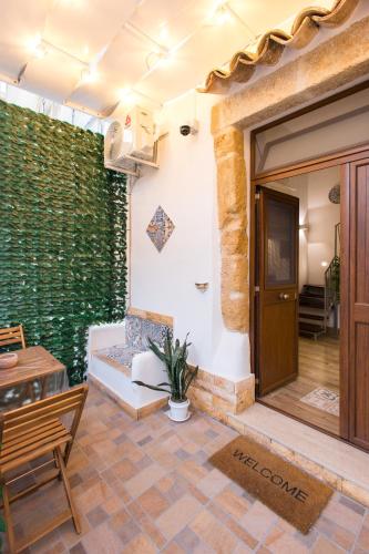 Centro Storico Sciacca - Casa Di Pisa Cortile Termine in 夏卡