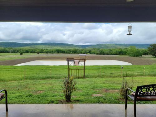 Rest & Replenish 10mins to Lake Sardis with Mountain Views in Clayton, Vereinigte Staaten von Amerika