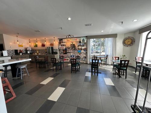 อาหารและเครื่องดื่ม, Quality Inn Rochester West in โรเชสเตอร์ (NY)