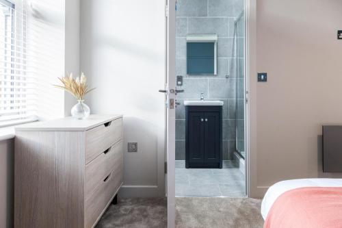 Central Leeds 2-Bedroom Apartment - Walk to Station & Park Square, Leeds (Foto 4)