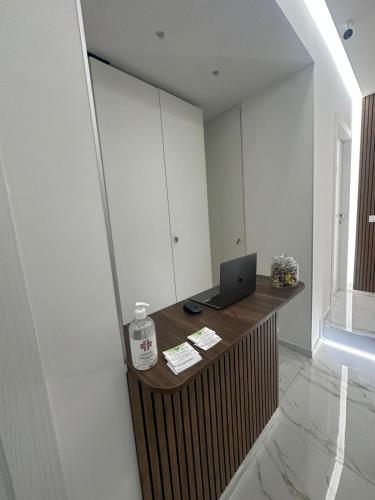 Emerald Rooms 3
