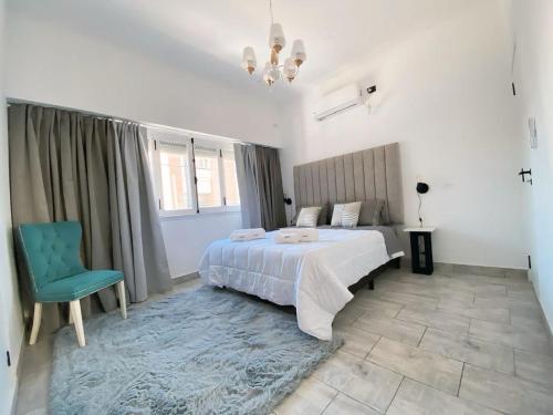 Casa Completa con Balcon y Patio privado in Alsina