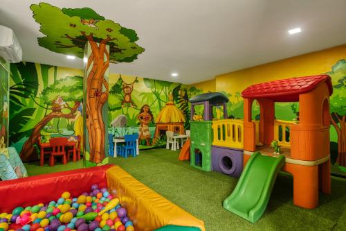 Playground, Tuana Hotels The Phulin Resort in Karon