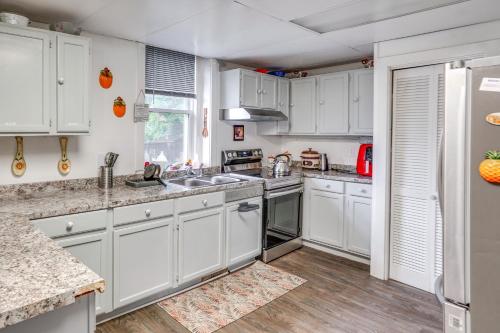 Cozy Berkshires Vacation Rental Near Hiking! in Chester, USA