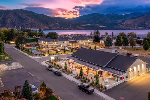 . The Lodge Lake Chelan