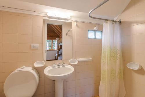 Two-Bedroom House image 2