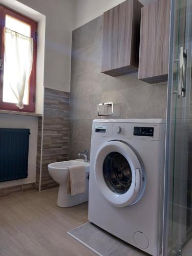 A due passi dai lupi