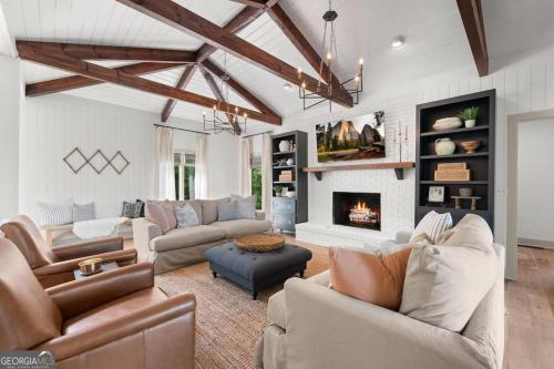 Golden Hill Retreat & Guest House in Cleveland, USA