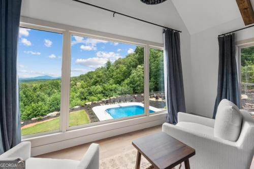 Golden Hill Retreat & Guest House in Cleveland, USA