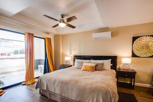 . CR MARIPOSA RENTALS Santa Ana Centro 2BR with Terrace Walk Everywhere