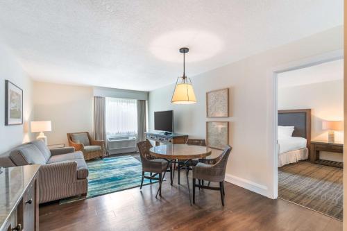 Best Western Plus University Park Inn & Suites