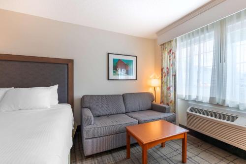 Best Western Plus University Park Inn & Suites Room Type - Family Room with Two Queen Beds - Pet Friendly