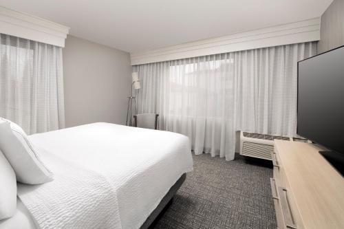 Courtyard by Marriott Portland Hillsboro - image 7