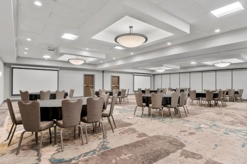Holiday Inn Dubuque/Galena an IHG Hotel - image 13
