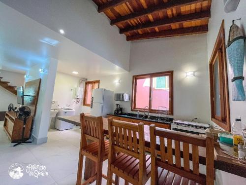 Linda casa em cond. c/ piscina e perto da praia in Sao Pedro