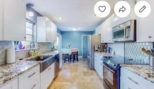 Centrally located 5 bedroom 3 bath 8 beds in Tulsa, Vereinigte Staaten von Amerika