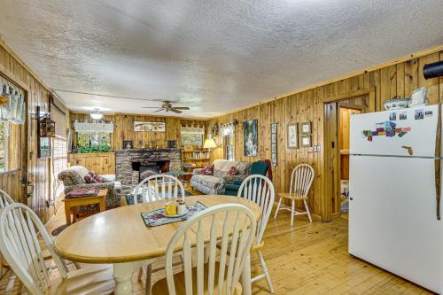 Historic Grizzly Gulch Cabin Near Mt Rushmore! - image 6