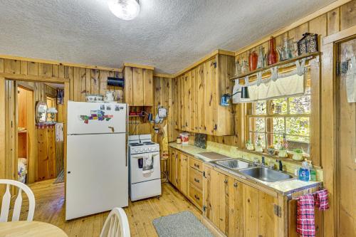 Historic Grizzly Gulch Cabin Near Mt Rushmore! - image 11