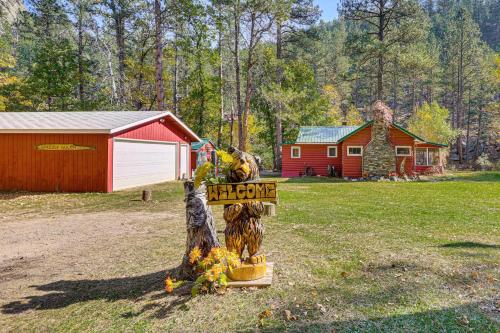 Historic Grizzly Gulch Cabin Near Mt Rushmore! - main image